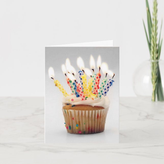 Carte de voeux d'anniversaire de petit gâteau (Devant)
