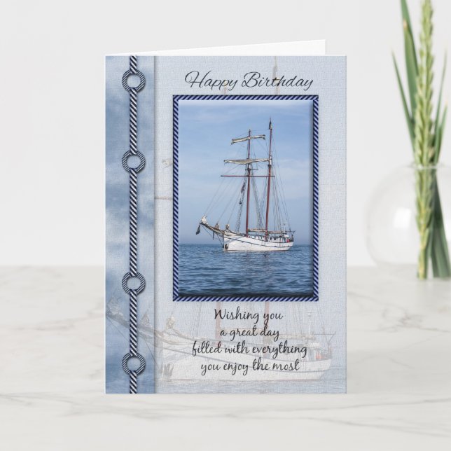 Carte de voeux d'anniversaire de yacht avec le (Devant)