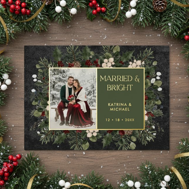 Carte De Vœux En Aluminium Married & Bright Winter Berries & Pine Black Photo (Créateur téléchargé)