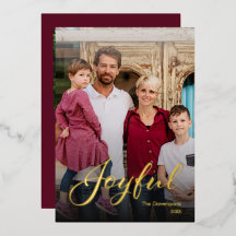 Photo de famille moderne et joyeuse avec écriture 
