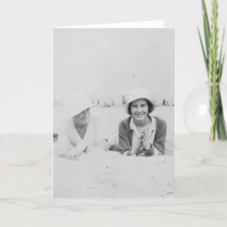 Carte de voeux femme sur la plage Vieux noir et bl