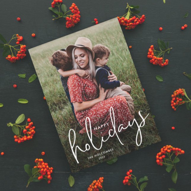 Carte de vœux simple Joyeuses Fêtes en écriture mo (Modern Script Happy Holidays Photo Holiday Card with Handwritten Typographic Overlay.)