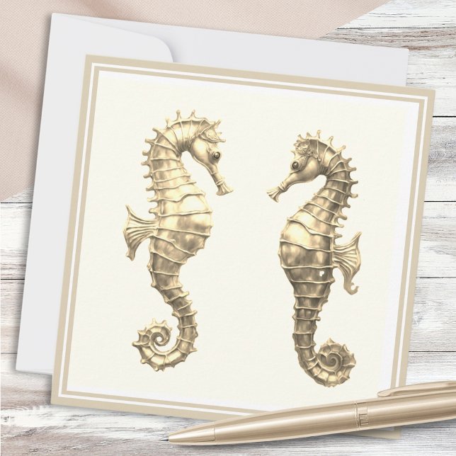 Carte Deux Hippocampes Dorés Elégants Mer Océan Faune (A note card with two golden seahorses on an elegant cream background)