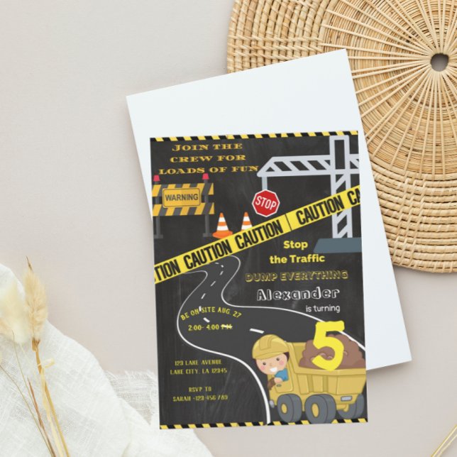 Carte d'invitation d'anniversaire de construction (Créateur téléchargé)