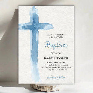 Carte d'invitation de baptême avec croix bleue