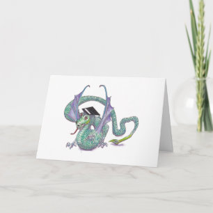 Carte Diplômé du dragon de dessin animé portant un casqu