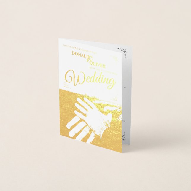 Carte Dorée Mains d'un couple de Mariages gais avec anneaux (Devant)