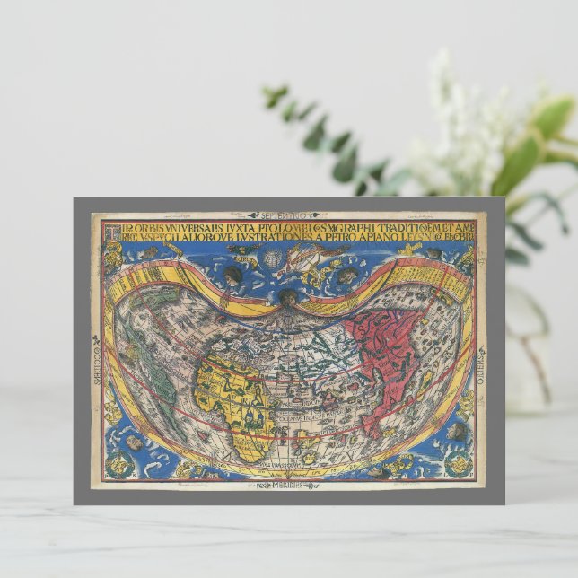 Carte du monde en forme de coeur antique par Peter (Debout devant)