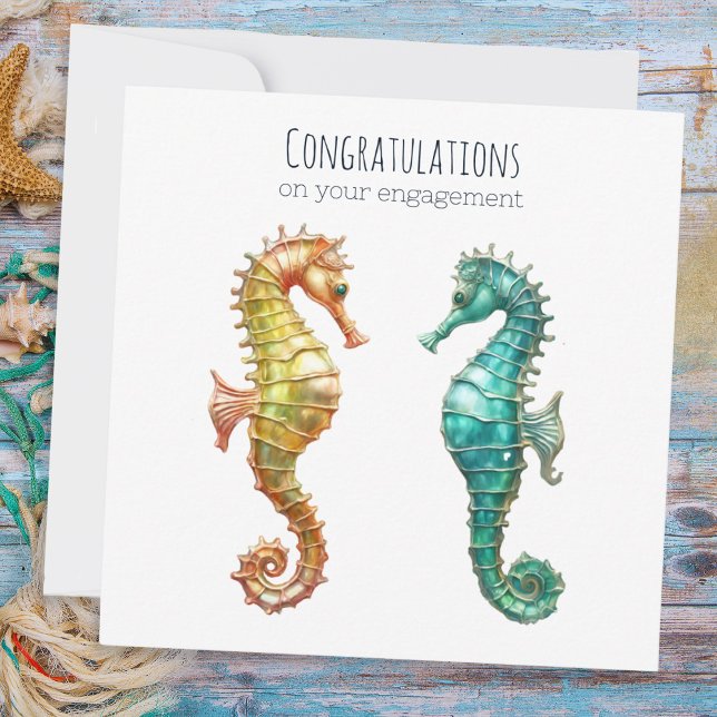 Carte Élégant Joli Seahorses Engagé Couple Fiançailles (An engagement card with a picture of two sea horses, one yellow and one turquoise)