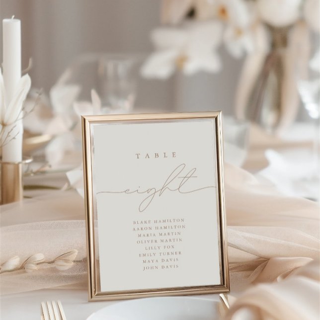 Carte Élégante calligraphie Beige Huit Numéro de tableau (Elegant Calligraphy Beige Eight Table Number)