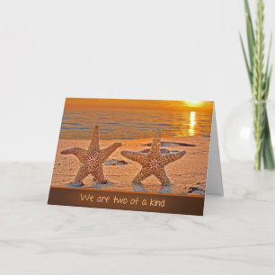 Carte Étoile de mer d'anniversaire sur la plage du couch