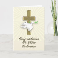 Félicitations d'ordination avec une croix d'or