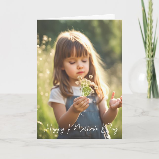 Carte Fête des Mères Fille aux mauvaises herbes (Devant)