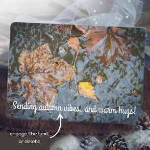 Carte Feuilles jaunes dans le flux