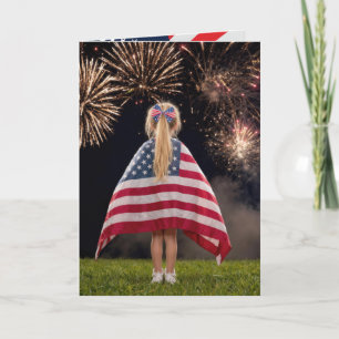 Carte Fille du 4 juillet sous le drapeau américain