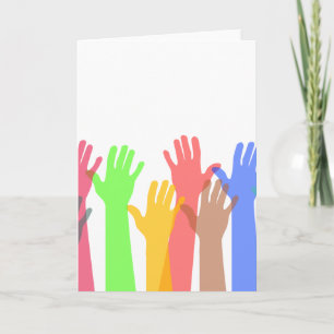 Carte Foule de mains colorées dans l'air