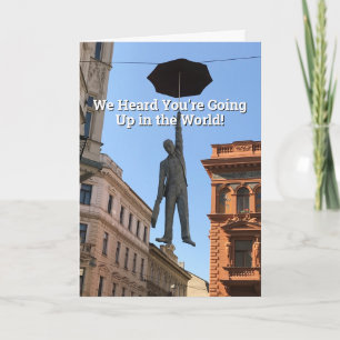 Carte Going Up in the World. Homme volant avec un parapl