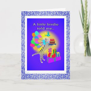 Carte Gray Tabby Cat apporte un gâteau d'anniversaire!