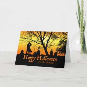 Carte Halloween pour mari, Couple Kissing dans le cimeti