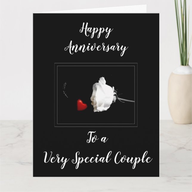 CARTE HEUREUX **ANNIVERSAIRE** À UN * COUPLE TRÈS SPÉCIA (Devant)