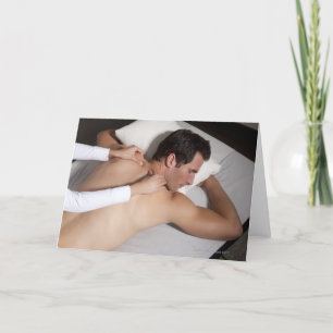 Carte Homme ayant un massage arrière de femme