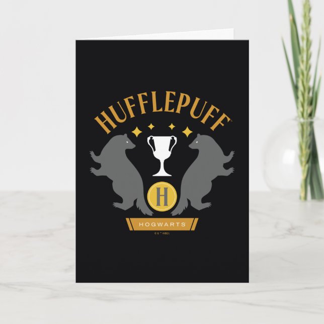 Carte HUFFLEPUFF™ Badger and Cup House Pride Graphisme (Devant)