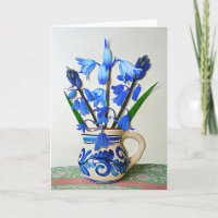 Jacinthes des bois dans une cruche