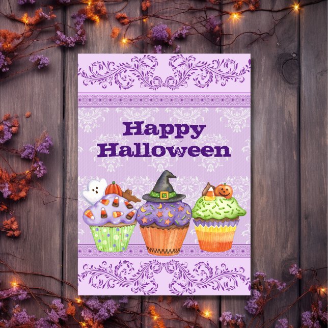 Carte Joyeuse fête des gâteaux d'Halloween violets (Front - Pretty Purple Happy Halloween Cupcakes Holiday Card)