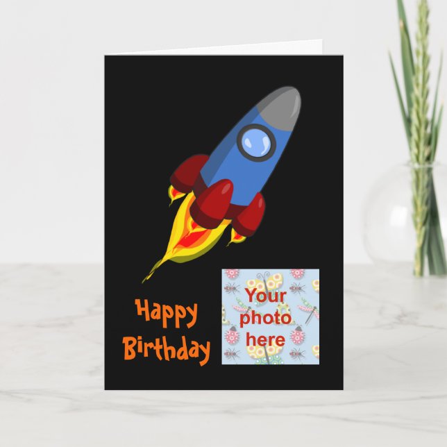 Carte Joyeux anniversaire avec une fusée de vaisseau spa (Devant)