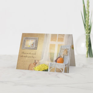 Carte joyeux chat d'anniversaire avec citrouille d'autom