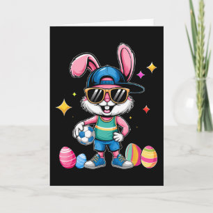 Carte Lapin de Pâques heureux jouant au football Pâques