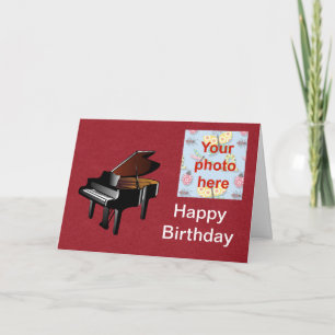 Carte Le joyeux anniversaire avec le piano ajoutent la