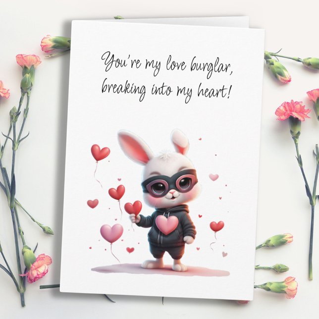 Carte Le lapin masqué vole un coeur, la Saint Valentin H (Masked Bunny Steals a Heart, Hoppy Valentine's Day Card)