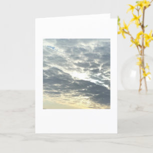Carte Lumière du soleil à travers les nuages