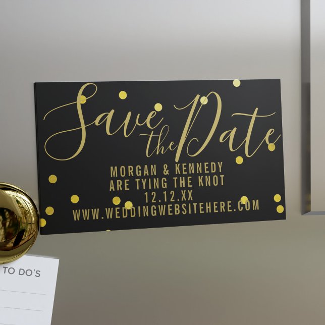 Carte Magnétique Black Gold Confetti Magnétique Enregistrer l'aiman (A black and gold confetti style Save the Date magnet with space for your wedding details)
