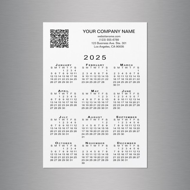 Carte magnétique du calendrier QR 2025 pour entrep (Custom Business QR Code 2025 Calendar Magnet Card in situ)