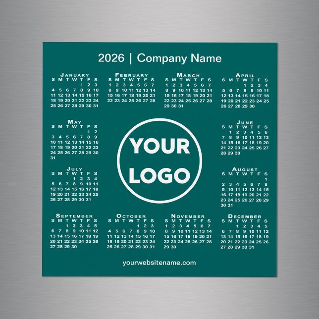 Carte Magnétique Logo de l'entreprise Calendrier 2026 sur le aimant (2026 Calendar Company Logo on Teal Green Magnet, in situ)