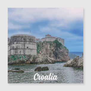 Carte Magnétique Murs de forteresse, côte rocheuse et mer en Croati