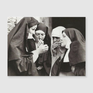 Carte Magnétique Nonnes fumant, photo vintage