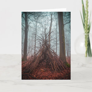 Carte Maison de sorcière dans la forêt avec brouillard