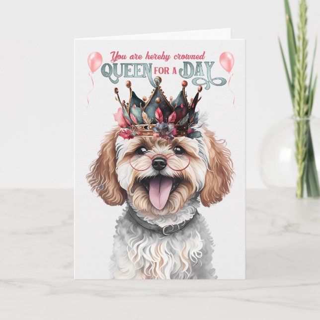 Carte Maltipoo Dog Queen pour une journée d'anniversaire (Devant)