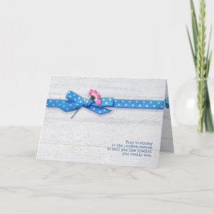 Carte marguerite dans le ruban de pois