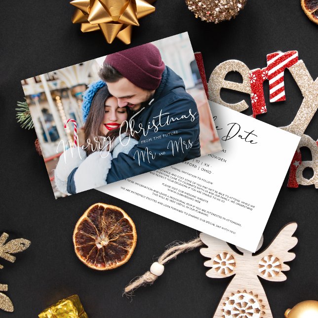 Carte Modern Elegant Mr & Mrs Christmas Couple Wedding (Modern Elegant Mr & Mrs Christmas Couple Wedding Save the Date.)