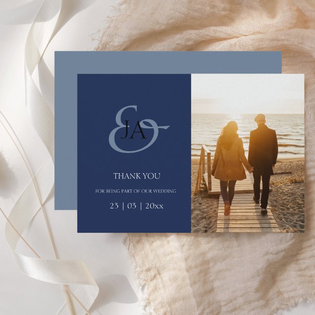 Carte Monogramme bleu marine moderne Mariage photo Merci (Créateur téléchargé)