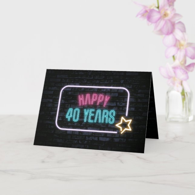 Carte Neon 40th Birthday Sign On Brick Card (Orchidée)