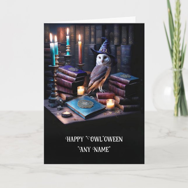 Carte Nom personnalisé d'Halloween avec chouette et magi (Devant)