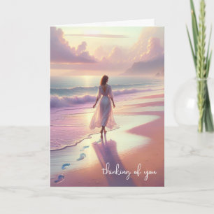 Carte Penser À Vous, Femme Marchant Sur La Plage