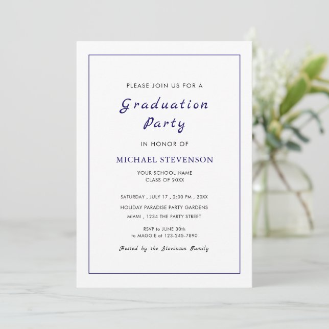 Carte Personnaliser Simple White Graduation Party Invita (Debout devant)