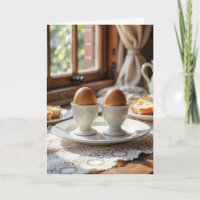 Petit déjeuner d'anniversaire Œufs bruns dans des 