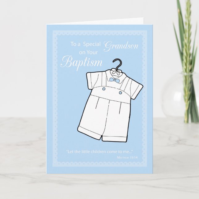 Carte Petit-fils, costume de baptême sur Bleu bébé (Devant)